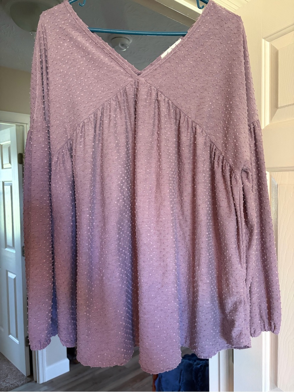Boho Textured V‑Neck Long Sleeve Top in Dusty Lavender